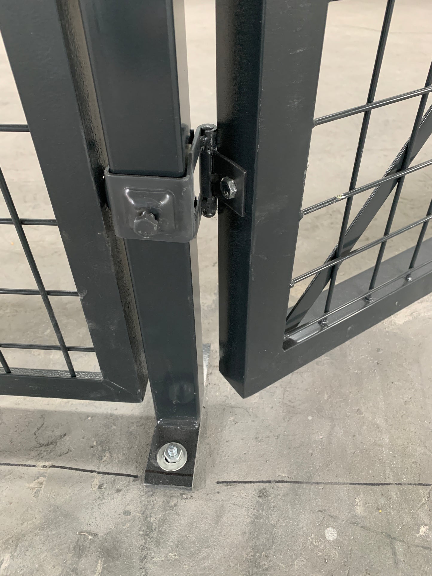 Mesh Wire Gate Panel with Lock & Hinge