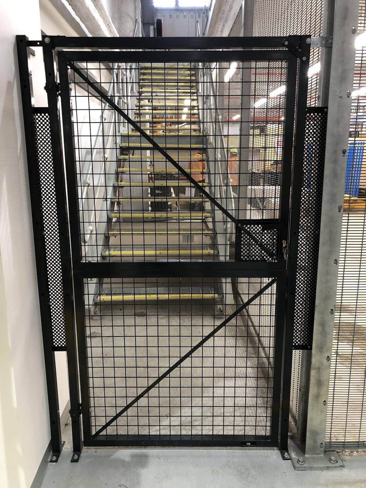 SECURING A STAIRCASE WITH A LOCKABLE GATE – Mesh Storage