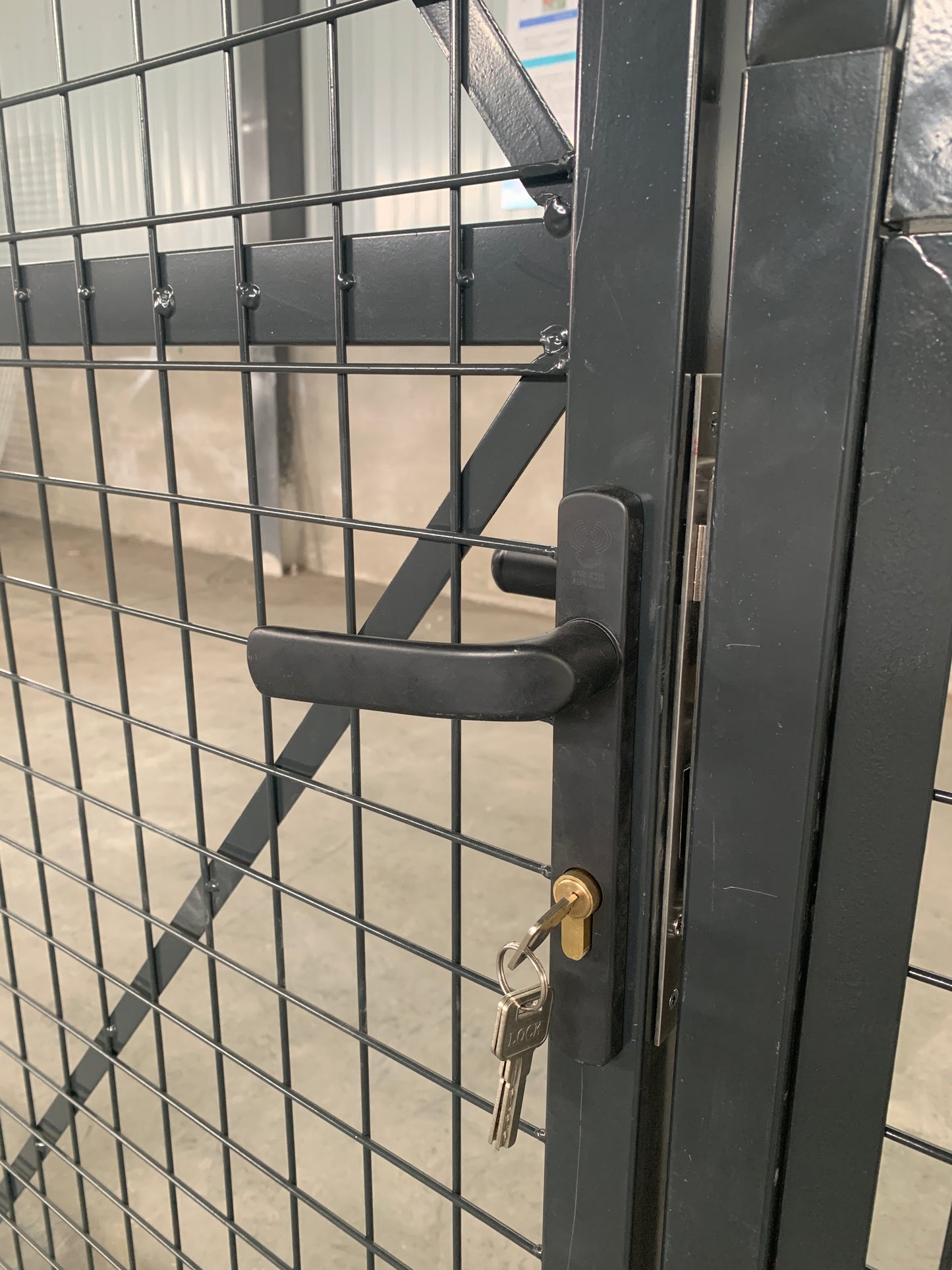 Mesh Wire Gate Complete Set with Gate Posts